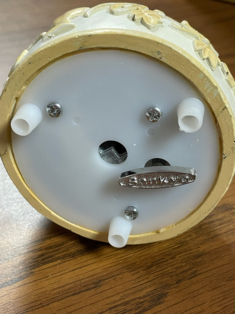 6.5" MUSICAL GIRL KNEELING