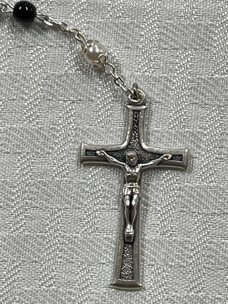 5MM BLACK OFB & WHT PRL ROSARY